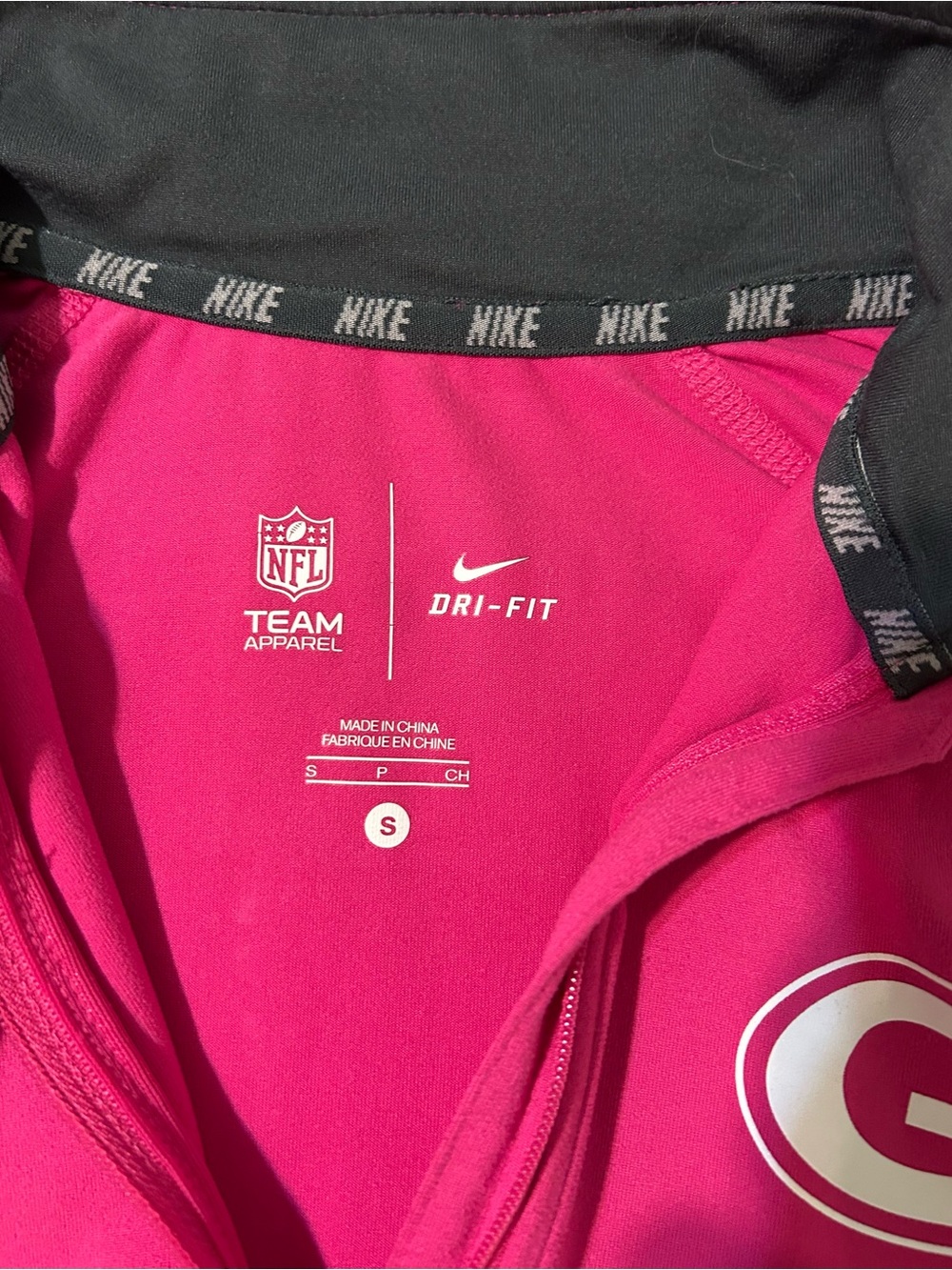 Nike Women's Pink Quarter-Zip Green Bay Packers  Dri-FIT Pullover. - Picture 2 of 6